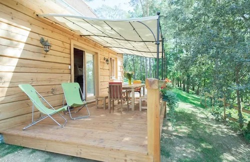 Sarlat-la-Caneda Ski Chalet | Homerez - Chalet in Sarlat-la-Canéda