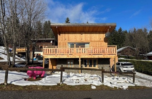 La Lechere Ski Chalet | Homerez - Chalet in La Léchère