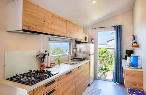 Le Dramont Apartment | Homerez - Charming Bungalow in Saint-Raphaël, Sea View