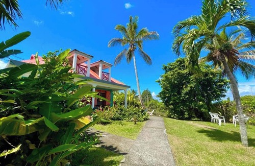 Sainte-Rose House | Homerez - Charming House in Sainte-Rose with Pool