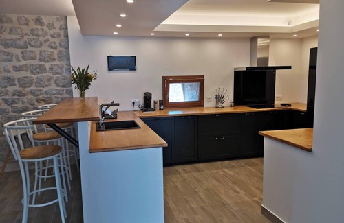 Balazuc House | Homerez - Charming house in Balazuc with garden and outdoor furniture