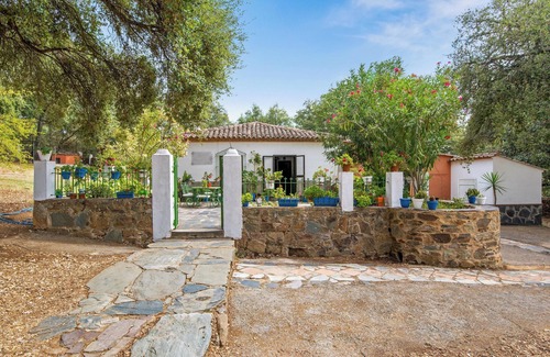 Calabazares Villa | Homerez - Charming Villa in Cortegana with Private Pool