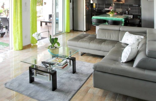Le Tampon Villa | Homerez - Charming Villa in Le Tampon with Private Pool