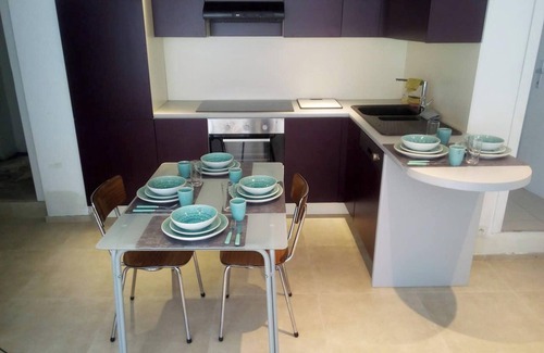 Waterloo Apartment | Homerez - Comfortable Apartment in Waterloo with Jacuzzi - 78m²