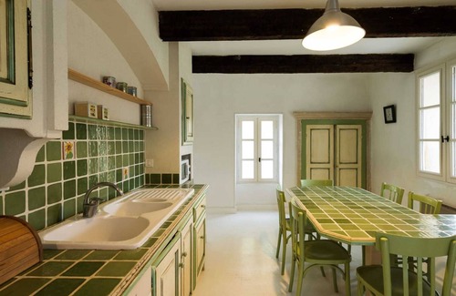 Valaurie House | Homerez - Comfortable house in Valaurie with shared pool