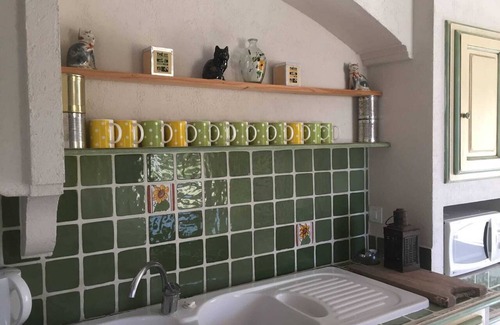 Valaurie House | Homerez - Comfortable house in Valaurie with shared pool