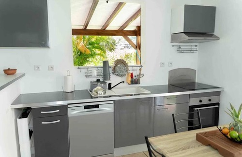 Point d'Or House | Homerez - Cosy house in Les Abymes with relaxing jacuzzi