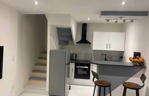 Trebes House | Homerez - Cozy House in Trèbes with 2 Bedrooms