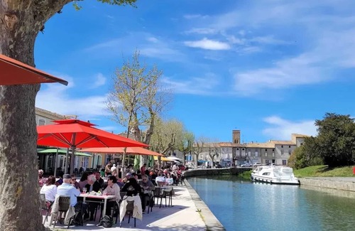 Trebes House | Homerez - Cozy House in Trèbes with 2 Bedrooms