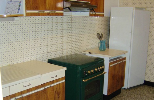 Varenne-Saint-Germain House | Homerez - House for 4 ppl. with terrace and balcony at Varenne-Saint-Germain