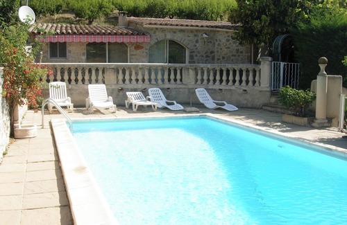 La Roche-sur-le-Buis House | Homerez - Holiday House La Roche-sur-le-Buis