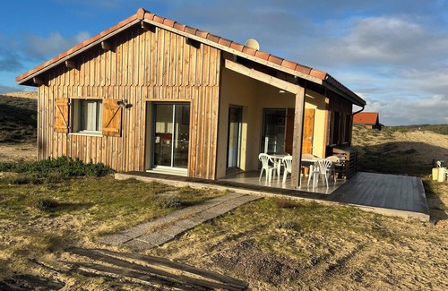 Contis-les-Bains House | Homerez - House in Contis Plage, Saint-Julien-en-Born