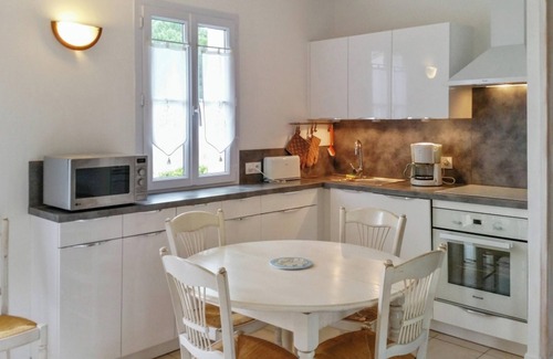 Le Bois-Plage-en-Re House | Homerez - House in Le Bois-Plage-en-Ré