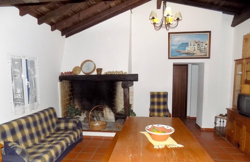 Burinhosa House | Homerez - House 13 km away from the beach for 7 ppl. with shared pool at Pataias