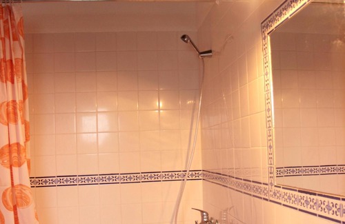 Burinhosa House | Homerez - House 13 km away from the beach for 7 ppl. with shared pool at Pataias