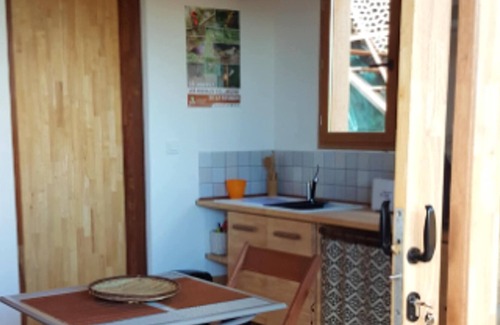 Saint-Pierre De La Reunion House | Homerez - House 15 km away from the beach for 2 ppl. with shared pool and garden