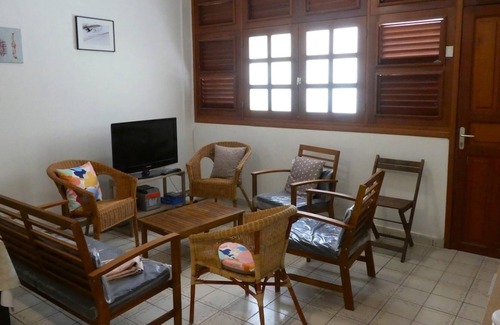 Le Lorrain House | Homerez - House 19 km away from the beach for 6 ppl. with garden at Le Lorrain