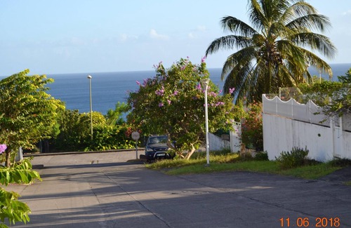 Saint-Pierre House | Homerez - House 5 km away from the beach for 7 ppl. with garden at Saint-Pierre