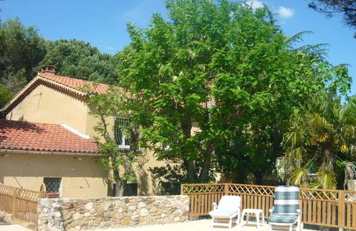 Bagnols-sur-Ceze House | Homerez - House for 15 ppl. with swimming-pool and garden at Bagnols-sur-Cèze