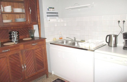 Charnay-les-Macon House | Homerez - House for 8 ppl. with garden, terrace and balcony at Charnay-lès-Mâcon