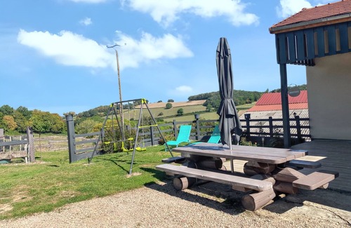 Quarre-les-Tombes House | Homerez - House in Bousson le Haut