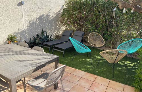 Saint-Cyprien Plage House | Homerez - House in Saint-Cyprien