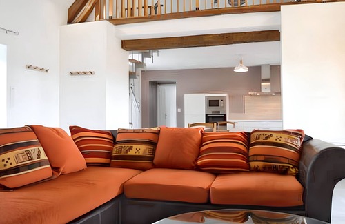 Saint-Pierre-de-Lamps House | Homerez - House in quiet Levroux