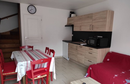 Solesmes House | Homerez - House in Solesmes with terrace