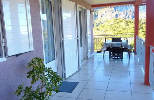 Cilaos House | Homerez - House with mountain view, Cilaos.