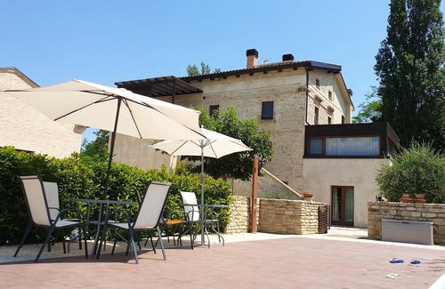 Montalto delle Marche Apartment | Homerez - Nice appartement for 4 ppl. with shared pool at Montalto delle Marche