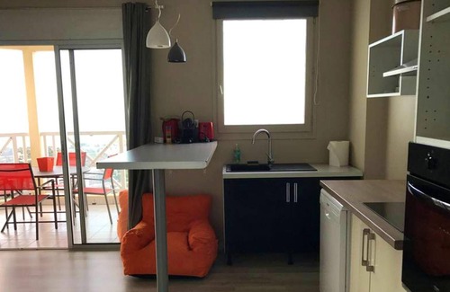 Saint-Denis Apartment | Homerez - Nice apartement for 4 ppl. with sea view and terrace at Saint-Denis