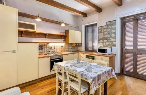 Sud-Ovest Apartment | Homerez - Nice appartement for 4 ppl. with terrace and balcony at Verona