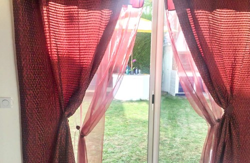 Tremblay-en-France Apartment | Homerez - Nice studio for 3 ppl. with jacuzzi and garden at Tremblay-en-France