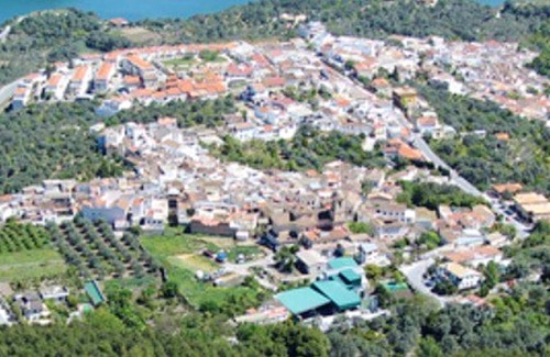 Pinos del Valle House | Homerez - Nice house for 4 ppl. with terrace at Pinos del Valle
