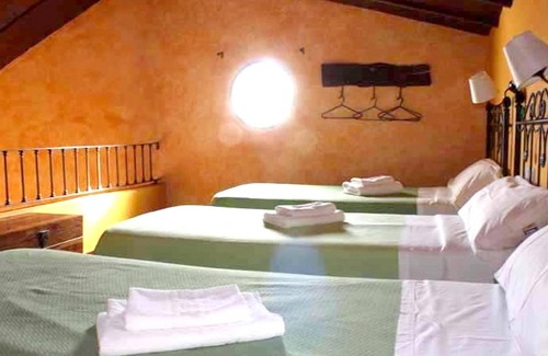 Estepa House | Homerez - Nice house for 6 ppl. with shared pool and terrace at Estepa