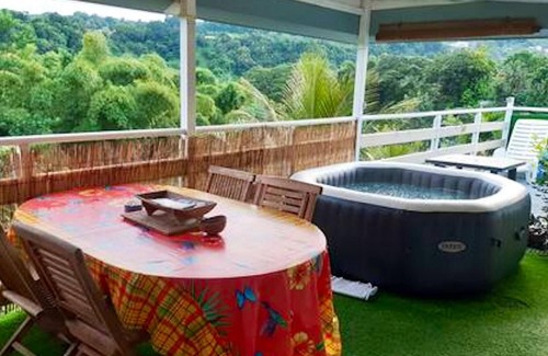 Saint-Joseph House | Homerez - Nice house for 5 ppl. with swimming-pool and terrace at Saint-Joseph