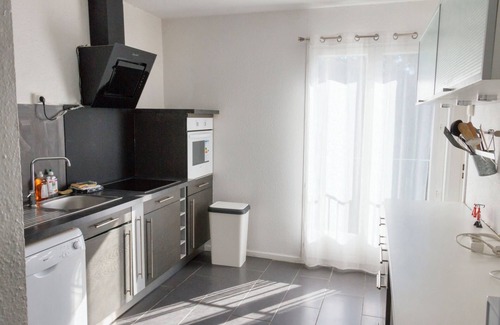 Moulin a Vent Apartment | Homerez - Spacious Apartment in Perpignan, balcony