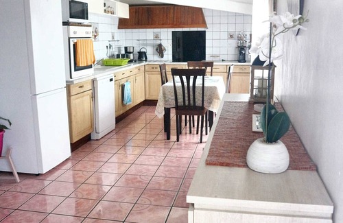 Centre Ville Apartment | Homerez - Spacious Apartment Le Tampon 80 m² + Enclosed Garden