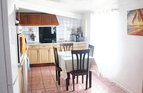 Centre Ville Apartment | Homerez - Spacious Apartment Le Tampon 80 m² + Enclosed Garden