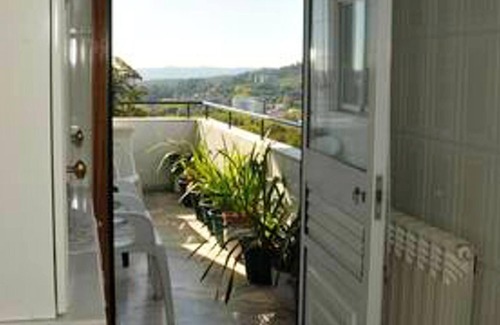 Oliveira do Castelo Apartment | Homerez - Spacious appartement for 6 ppl. with balcony at Guimarães