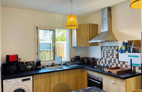 Saint-Joseph House | Homerez - Spacious House with Pool and Jacuzzi in Vincendo