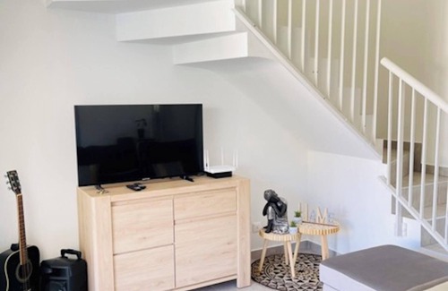 Saint-Joseph House | Homerez - Spacious House with Pool and Jacuzzi in Vincendo