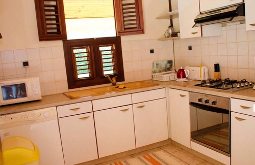 Gros-Morne House | Homerez - Spacious house for 4 ppl. with terrace at Gros-Morne