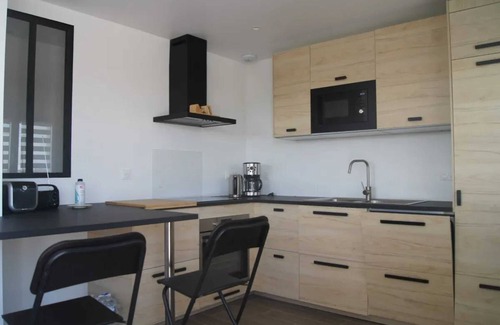 Berven House | Homerez - Spacious House with Sea View in Plouescat