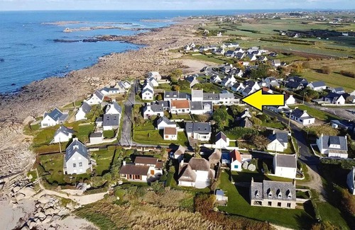 Berven House | Homerez - Spacious House with Sea View in Plouescat