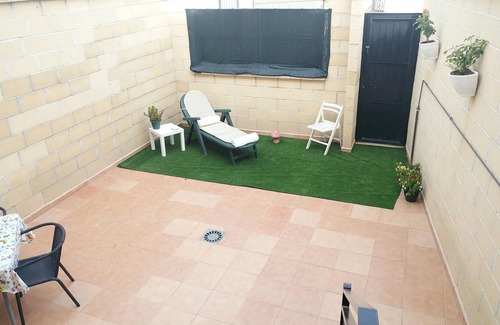 Almagro House | Homerez - Spacious house for 6 ppl. with garden and balcony at Almagro