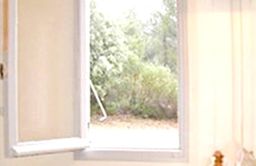 Cucuron House | Homerez - Spacious house for 8 ppl. with swimming-pool and terrace at Cucuron