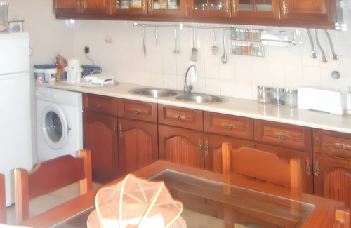 Peniche de Cima House | Homerez - Spacious House in Peniche with Terrace
