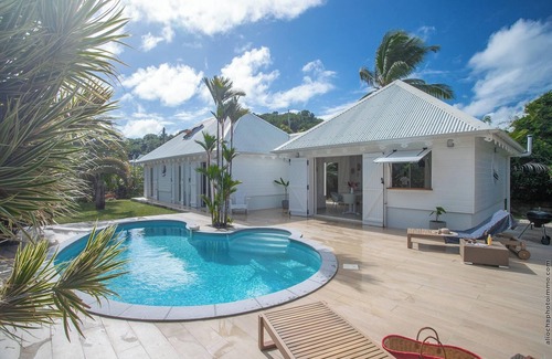 Le Robert Villa | Homerez - Spacious Villa in Hyacinthe