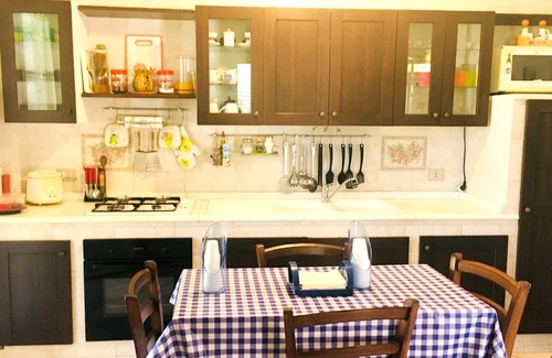 Floridia Villa | Homerez - Spacious villa for 6 ppl. with swimming-pool and garden at Floridia